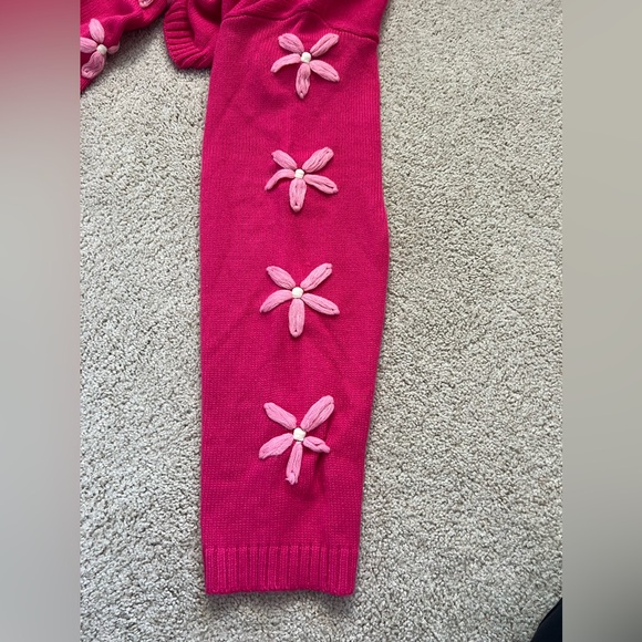 ALTAR'D STATE Hot Pink Sweater w/Floral Stitching. Woman’s Size Large - Picture 11 of 11